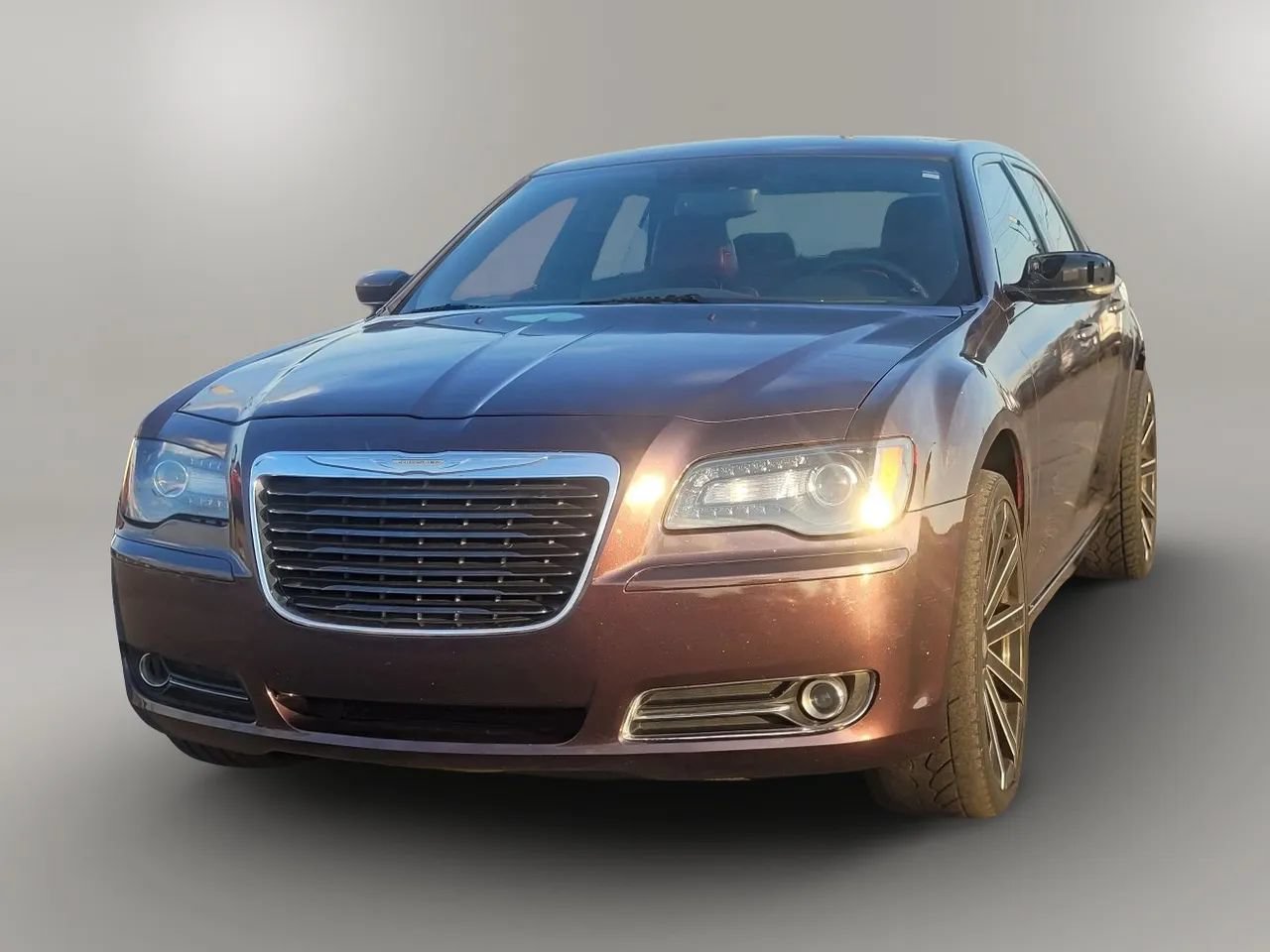Used 2013 Chrysler 300 S RWD image 8