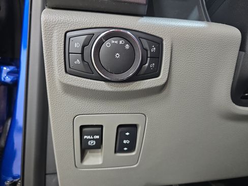 Used 2018 Ford F150 XLT w/ Equipment Group 302A Luxury AWD/4WD image 23