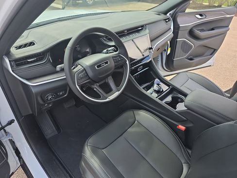 New 2026 Jeep Grand Cherokee L Limited image 18