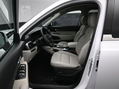 Used 2023 Kia Telluride EX image 9
