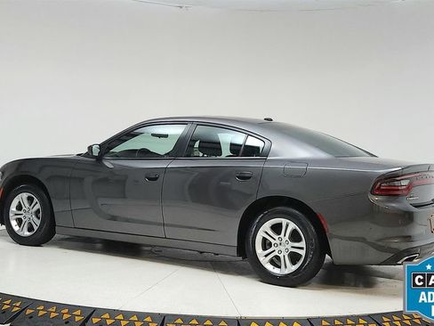Used 2022 Dodge Charger SXT RWD image 3