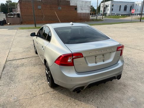 Used 2018 Volvo S60 T5 Dynamic w/ Vision Package FWD image 9