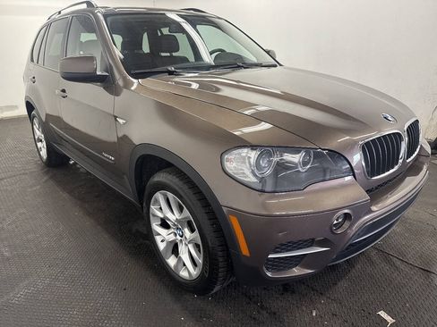 Used 2011 BMW X5 xDrive35i AWD/4WD image 2