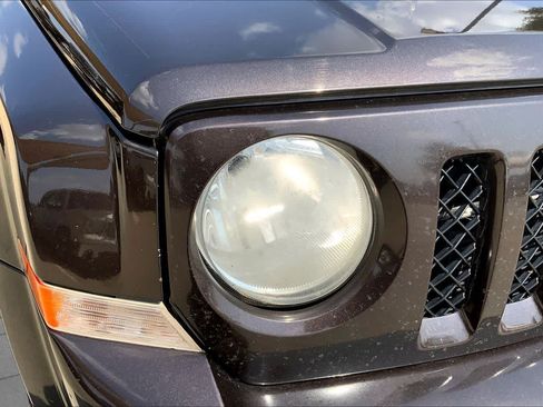 Used 2014 Jeep Patriot Latitude FWD image 27