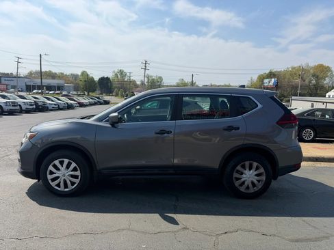 Used 2018 Nissan Rogue S AWD/4WD image 4