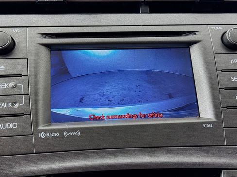 Used 2015 Toyota Prius Three FWD image 16