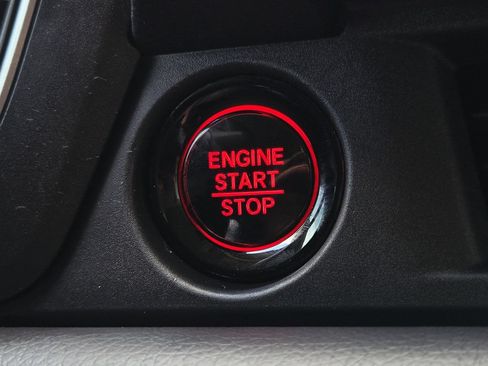 Certified 2025 Honda Pilot EX-L image 30