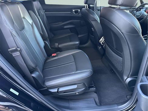 Used 2025 Kia Sorento EX w/ Panoramic Sunroof Package FWD image 24