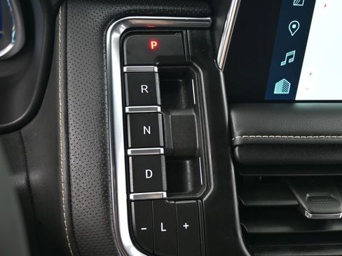 Used 2024 Chevrolet Tahoe Premier image 19