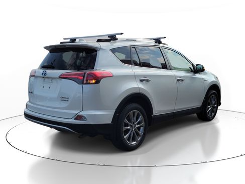 Used 2018 Toyota RAV4 Limited w/ Advanced Technology Package AWD/4WD image 4