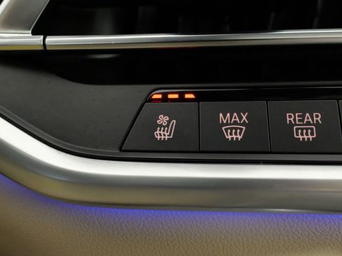 Used 2021 BMW X5 M50i w/ Premium Package image 57