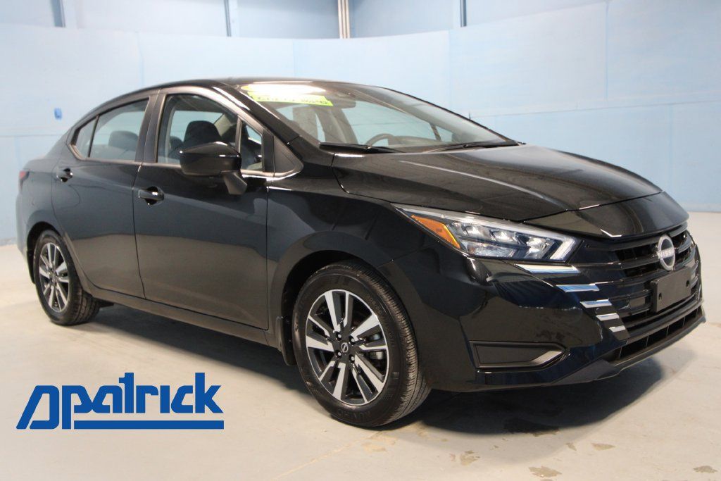 Used 2025 Nissan Versa SV w/ Trunk Package FWD image 1