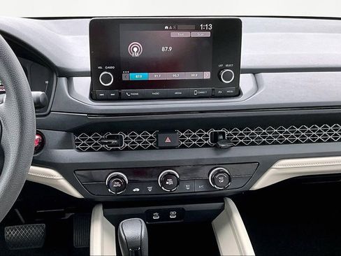 Used 2025 Honda Accord LX image 10