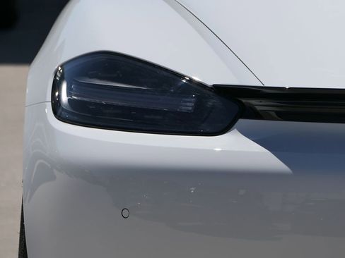 Used 2024 Porsche 718 Boxster RWD image 4