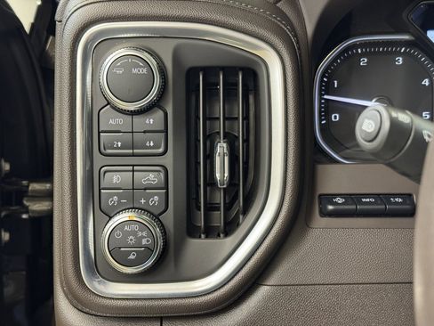 Used 2022 GMC Sierra 2500 Denali w/ Denali Ultimate Package image 30