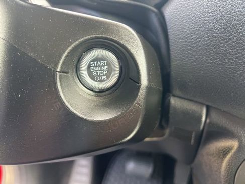 Used 2023 Jeep Renegade Latitude AWD/4WD image 13