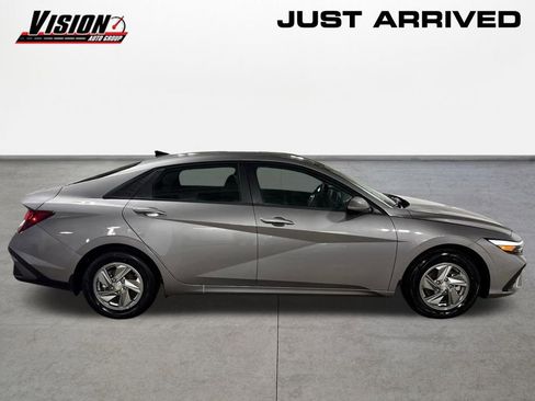 New 2026 Hyundai Elantra SE image 4