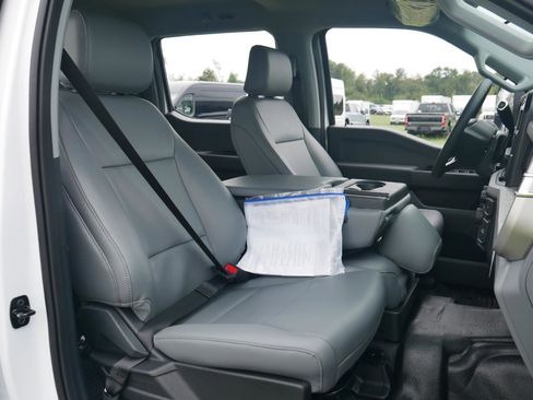 New 2025 Ford F250 XL w/ XL Chrome Package image 26