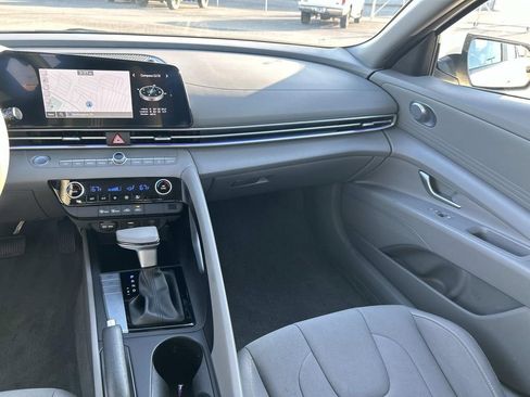 Used 2024 Hyundai Elantra SEL image 17
