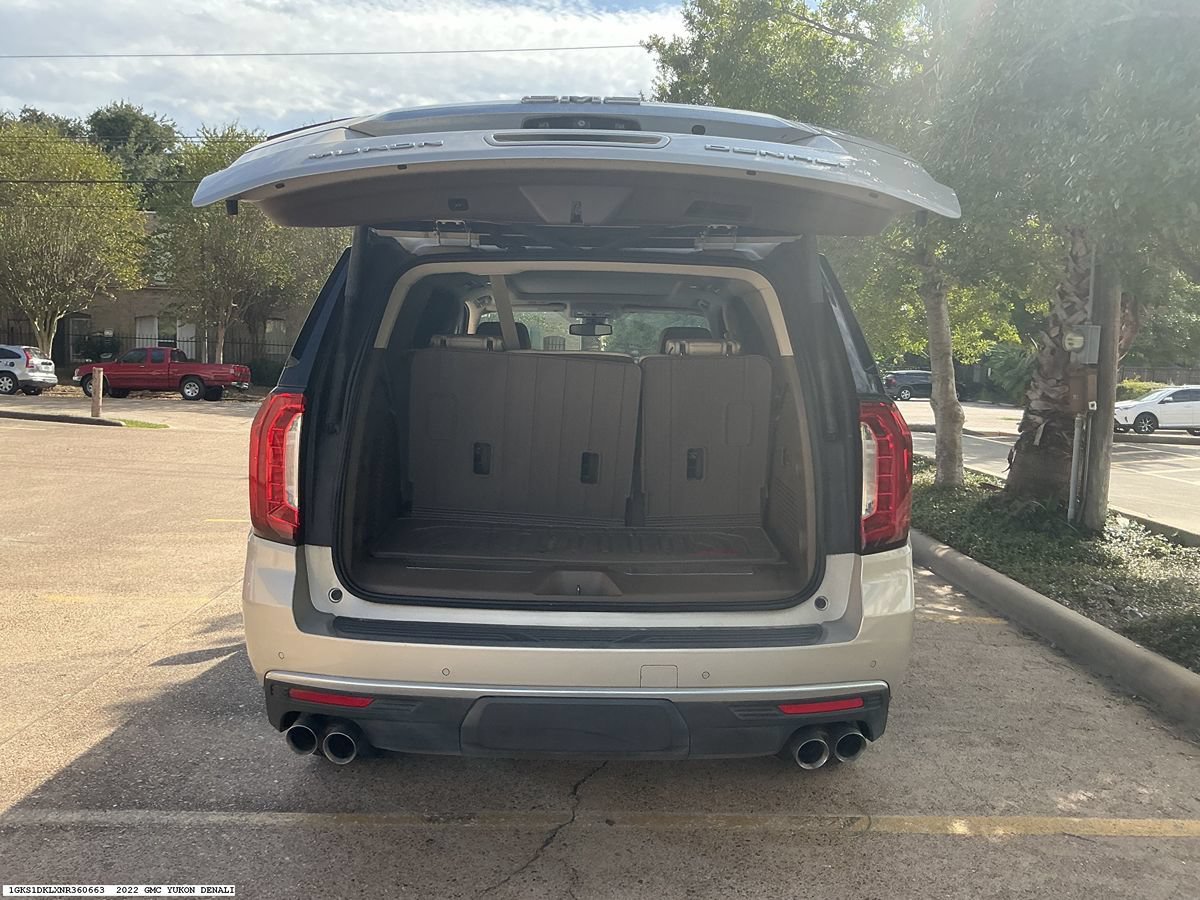Used 2022 GMC Yukon Denali RWD image 10