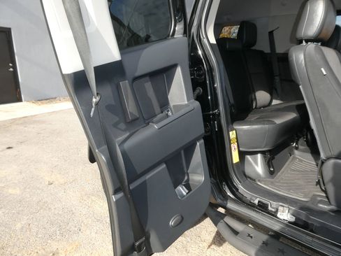 Used 2012 Toyota FJ Cruiser 4WD image 23