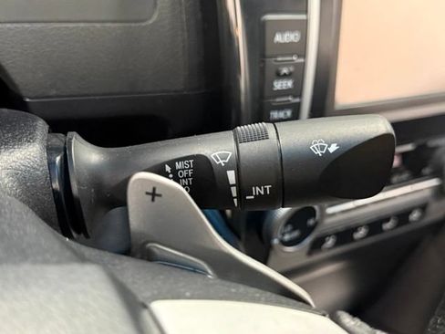 Used 2012 Toyota Camry SE FWD image 19
