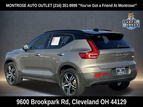 Used 2022 Volvo XC40 T5 R-Design w/ Climate Package image 5