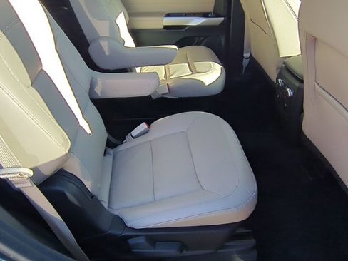 Used 2023 Ford Explorer Limited w/ Equipment Group 301A image 21