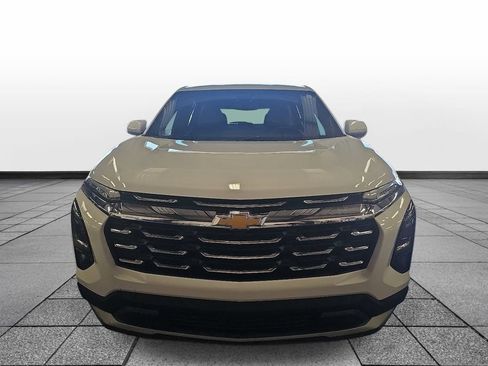 Used 2026 Chevrolet Equinox LT FWD image 2