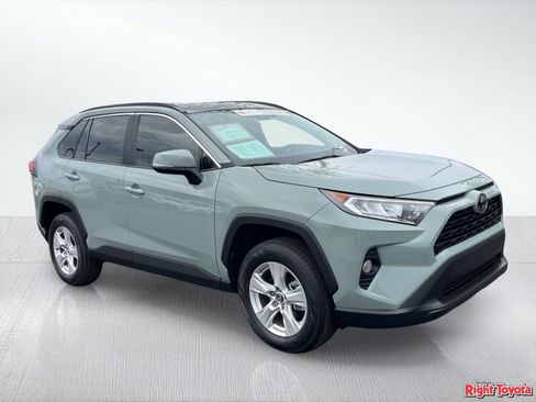 Certified 2020 Toyota RAV4 XLE w/ Convenience Package FWD image 9