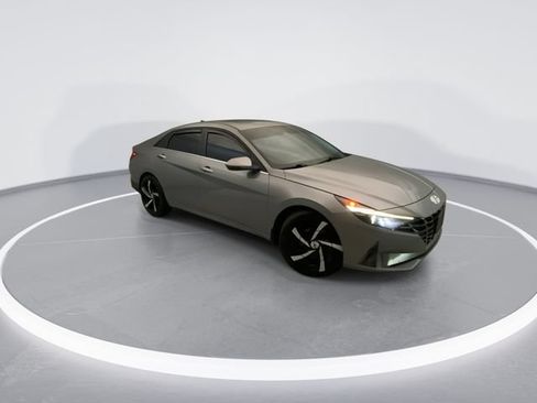 Used 2023 Hyundai Elantra Limited w/ Winter Weather Package FWD image 8