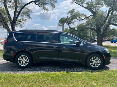 Used 2022 Chrysler Pacifica Touring-L