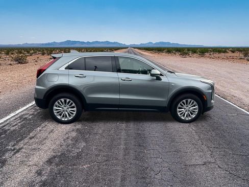 Certified 2024 Cadillac XT4 Luxury w/ Cold Weather Package image 4