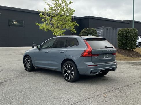 Used 2024 Volvo XC60 B5 Plus image 12