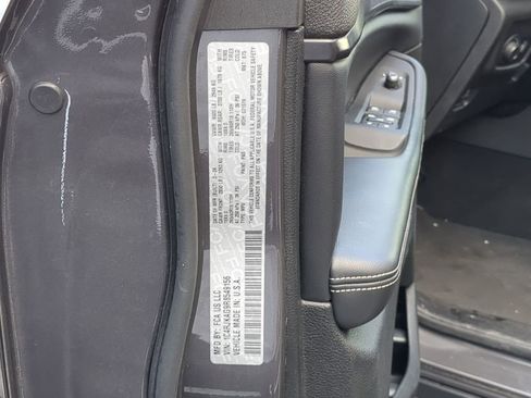 Used 2024 Jeep Grand Cherokee L Laredo image 33