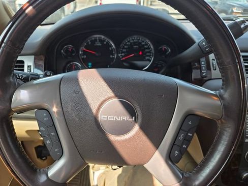 Used 2013 GMC Yukon Denali AWD/4WD image 11