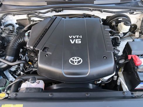 Used 2014 Toyota Tacoma PreRunner image 26