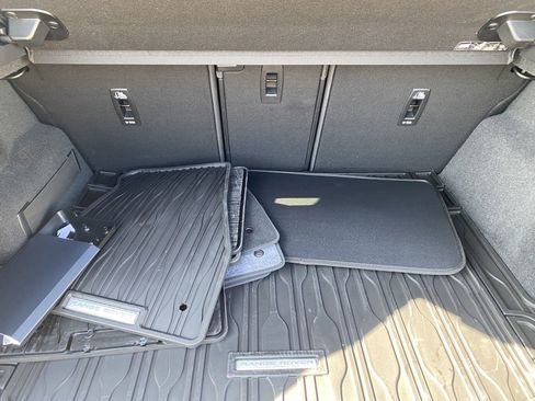 Used 2024 Land Rover Range Rover Evoque Dynamic SE image 27