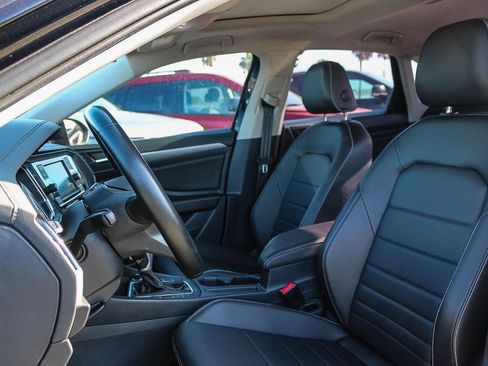 Used 2023 Volkswagen Jetta SE FWD image 18