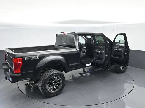 Used 2022 Ford F250 Lariat w/ Black Appearance Package AWD/4WD image 16
