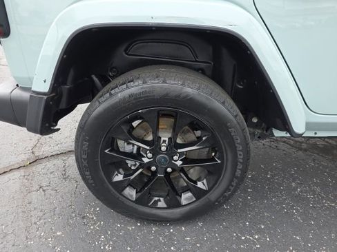 Used 2024 Jeep Wrangler Unlimited Sahara AWD/4WD image 57