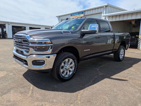 New 2026 RAM 2500 Laramie AWD/4WD image 8