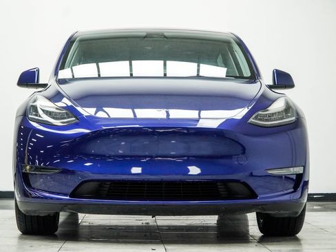 Used 2023 Tesla Model Y AWD image 8