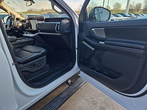 Used 2025 Ford Expedition Platinum AWD/4WD image 77
