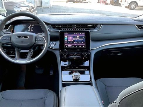 New 2025 Jeep Grand Cherokee L Laredo w/ Luxury Tech Group I image 4