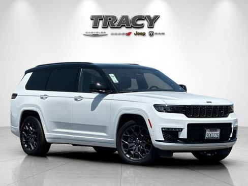 Used 2023 Jeep Grand Cherokee L Summit AWD/4WD image 2