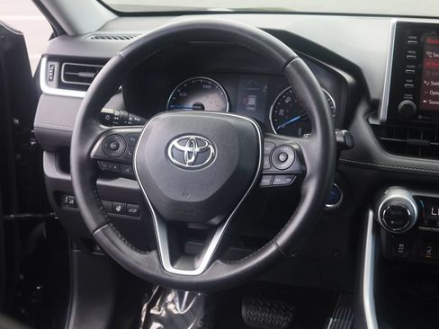 Used 2020 Toyota RAV4 XLE w/ Convenience Package AWD/4WD image 8