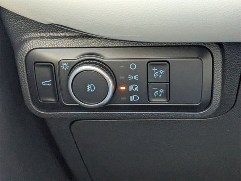 Used 2025 Ford Explorer Platinum w/ Ultimate Package image 29