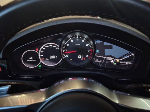 Used 2022 Porsche Cayenne Platinum Edition image 19