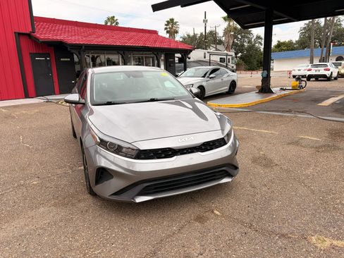 Used 2023 Kia Forte LXS FWD image 5